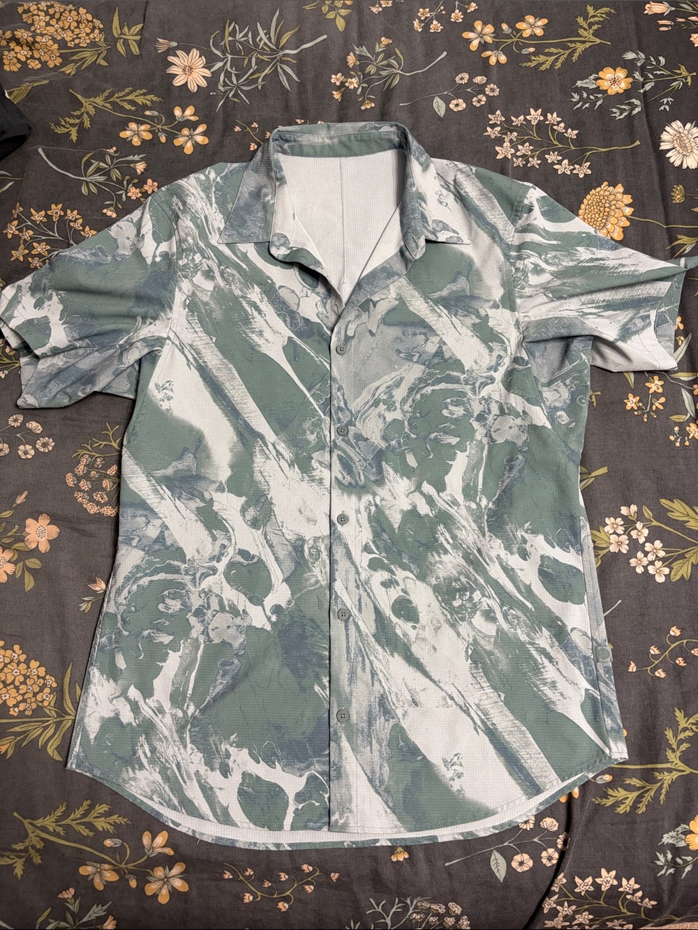 Lululemon Men’s Airing Woven Easy Short Sleeve Shirt in Flashed Teal Size Large